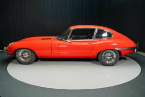 Image 5/8 de Jaguar E-Type (1970)