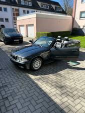Immagine 11/11 di BMW 325i (1993)