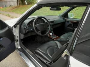Image 16/50 of Mercedes-Benz SL 500 (1900)