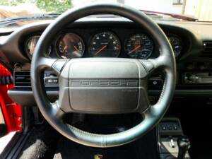 Image 24/30 of Porsche 911 Carrera 2 (1992)