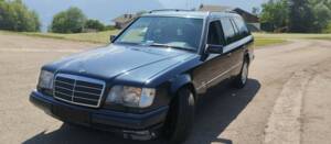 Image 2/14 of Mercedes-Benz E 280 T (1995)