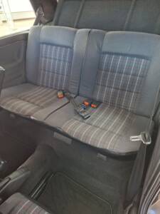 Image 16/21 of Volkswagen Golf Mk II GTi 1.8 (1990)