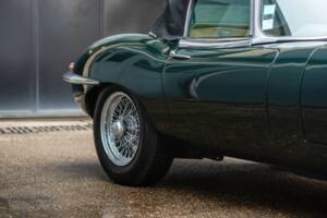 Image 6/48 de Jaguar Type E 4.2 (1965)