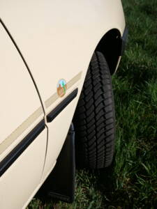 Image 62/65 of Peugeot 205 &quot;Indiana&quot; (1992)