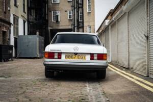 Image 7/50 of Mercedes-Benz 500 SEL (1984)