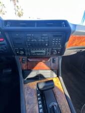 Image 26/36 of BMW 745i (1985)