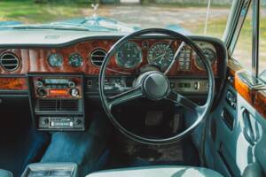 Image 35/42 of Rolls-Royce Silver Shadow II (1977)
