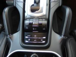 Imagen 61/97 de Porsche Cayenne Turbo (2011)