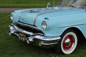Image 33/37 of Pontiac Chieftain (1956)