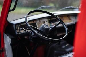 Image 26/52 of Renault Estafette (1977)