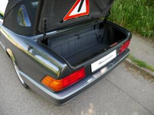 Image 15/39 de Mercedes-Benz 280 SL (1900)