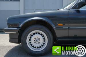 Bild 10/10 von BMW 320i (1989)