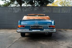Image 10/57 de Mercedes-Benz 280 SE 3,5 (1971)