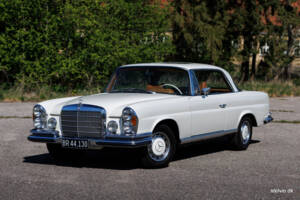 Image 2/38 of Mercedes-Benz 280 SE 3,5 (1970)