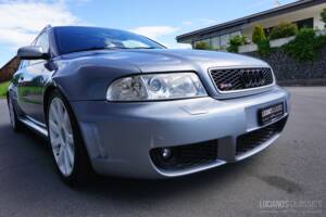 Image 30/52 of Audi RS4 Avant (2001)