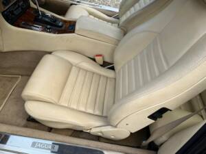 Image 8/8 of Jaguar XJS 4.0 (1994)