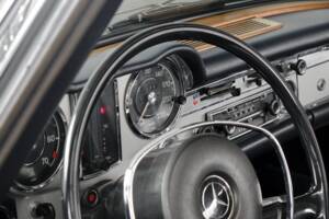 Image 47/50 de Mercedes-Benz 280 SL (1970)