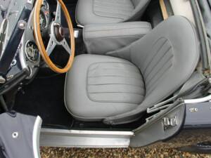 Image 30/42 of Austin-Healey 100&#x2F;4 (BN1) (1955)