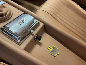 Image 13/20 of Ferrari 330 GT 2+2 (1967)