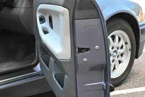 Imagen 19/47 de BMW 328i (1995)