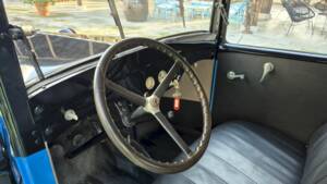 Image 26/45 of Austin 7 Saloon (1930)