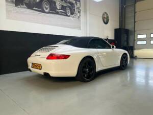 Bild 23/50 von Porsche 911 Carrera 4 (2007)