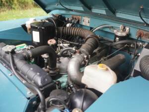 Bild 13/15 von Land Rover 88 (1982)