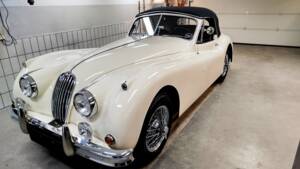 Immagine 26/74 di Jaguar XK 140 SE DHC (1955)