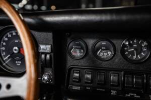 Image 30/53 de Jaguar E-Type (1970)