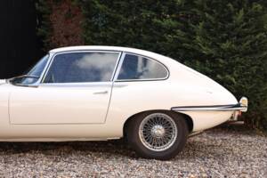 Image 37/50 de Jaguar Type E (2+2) (1970)