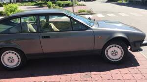 Afbeelding 3/20 van Alfa Romeo GTV 6 2.5 (1981)