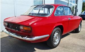 Afbeelding 5/11 van Alfa Romeo Giulia 1300 GT Junior (1971)