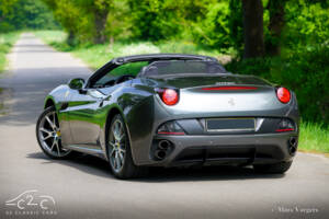 Image 65/85 of Ferrari California (2010)