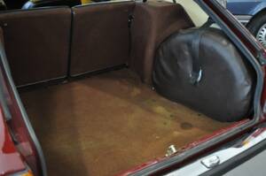 Image 33/37 of Lancia Beta HPE 1600 (1975)