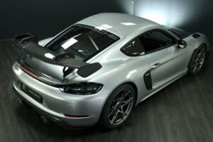 Image 31/50 of Porsche 718 Cayman GT4 RS Weissach (2023)