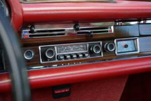 Image 41/50 of Mercedes-Benz 280 SE 3,5 (1970)