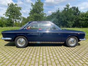Image 3/79 of BMW 2000 CS (1969)