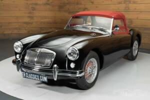 Image 12/19 of MG MGA 1500 (1955)