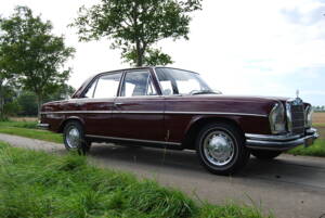 Image 4/58 of Mercedes-Benz 280 SE (1968)