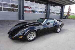 Image 2/58 de Chevrolet Corvette Sting Ray (1979)