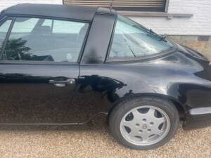 Image 10/18 of Porsche 911 Carrera 2 (1990)