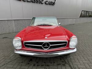 Image 12/36 de Mercedes-Benz 280 SL (1968)