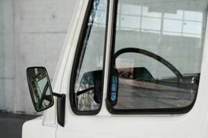Image 15/43 of Mercedes-Benz T1 208 (1981)