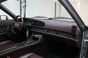 Bild 8/19 von Porsche 944 Turbo (1988)