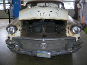Image 8/56 of Buick 40 Special (1956)
