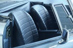 Image 39/50 of MG MGB (1976)