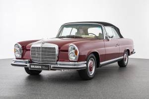 Image 5/39 de Mercedes-Benz 280 SE 3,5 (1971)