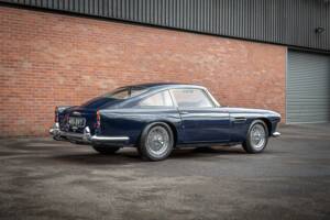 Image 2/64 of Aston Martin DB 4 (1962)