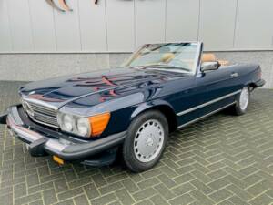 Afbeelding 1/36 van Mercedes-Benz 560 SL (1988)