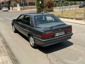 Image 5/8 of Renault R 25 V6 Turbo (1990)
